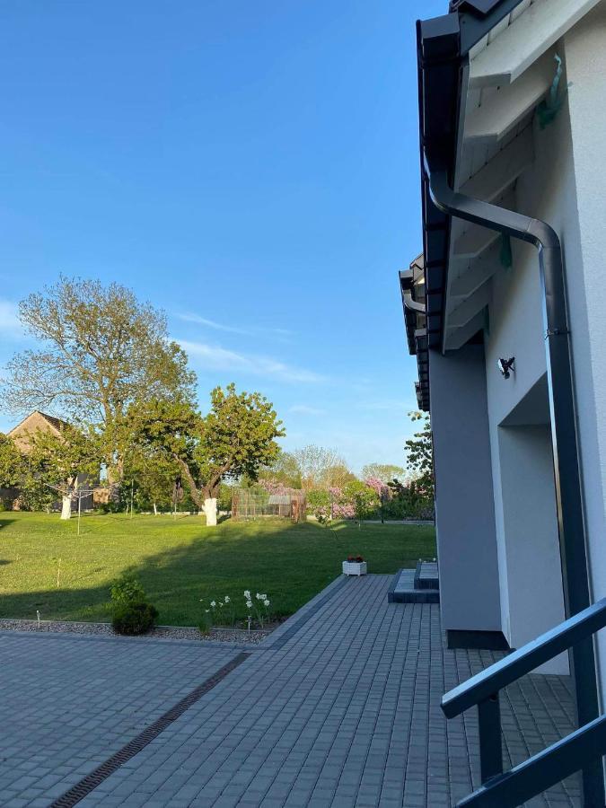 Apartament Nad Jeziorem Welle Kolczewo Exterior photo